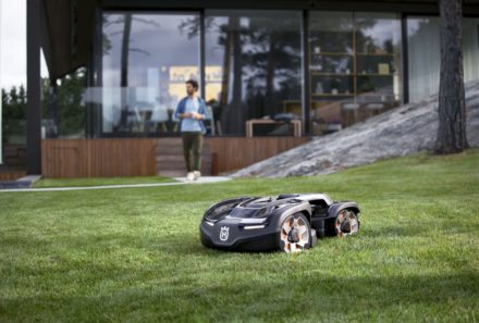 Selber mähen war gestern – mähen lassen ist heute! Die Gartensaison hat begonnen – Automower