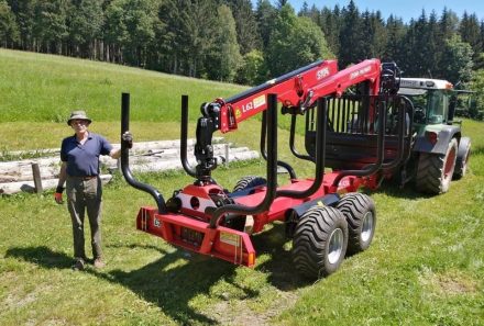 Maschinenübergabe – Steindl-Palfinger Forstanhänger C12AK mit Forstkran FL6295