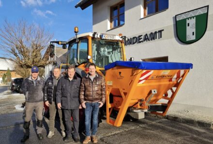 Maschinenübergabe – Anbaustreuer Kahlbacher