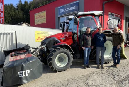 Maschinenübergabe – LINDNER LINTRAC 100, Seilwinde, Frontmähwerk