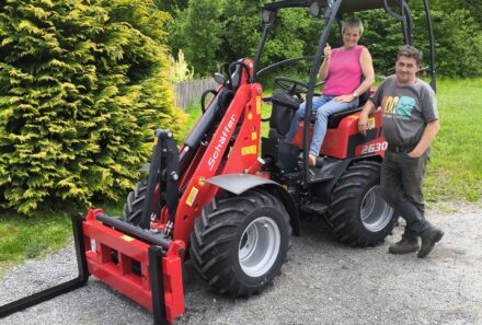 Maschinenübergabe – SCHÄFFER HOFLADER